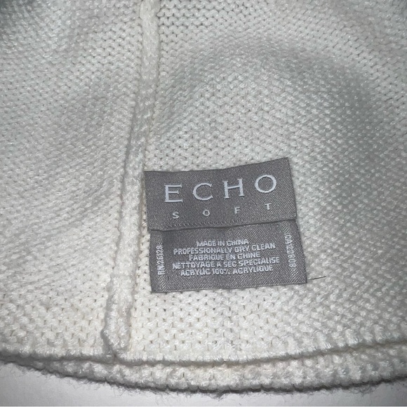 Echo soft winter hat/ beanie - Picture 3 of 3
